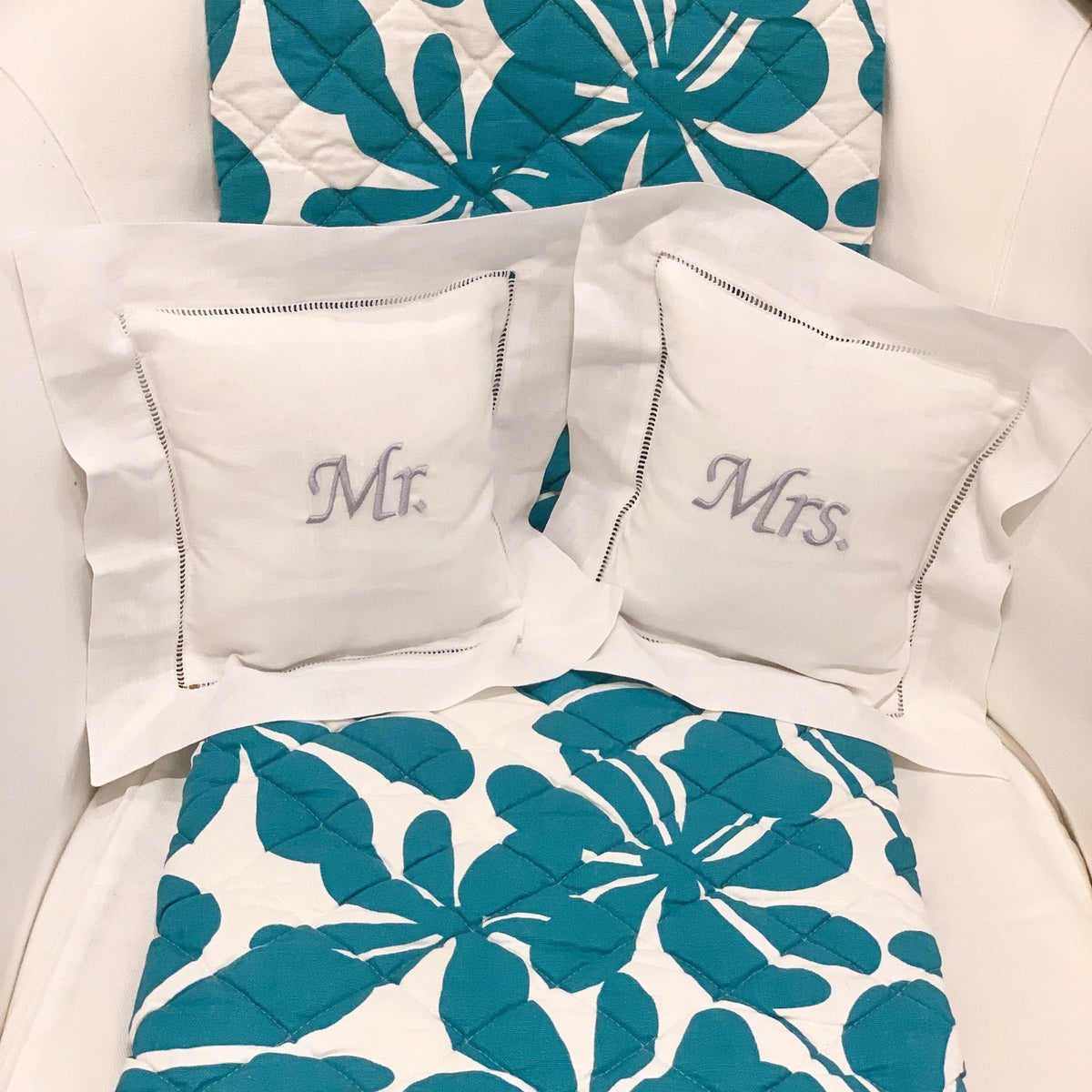 Mr. & Mrs. Pillow Set
